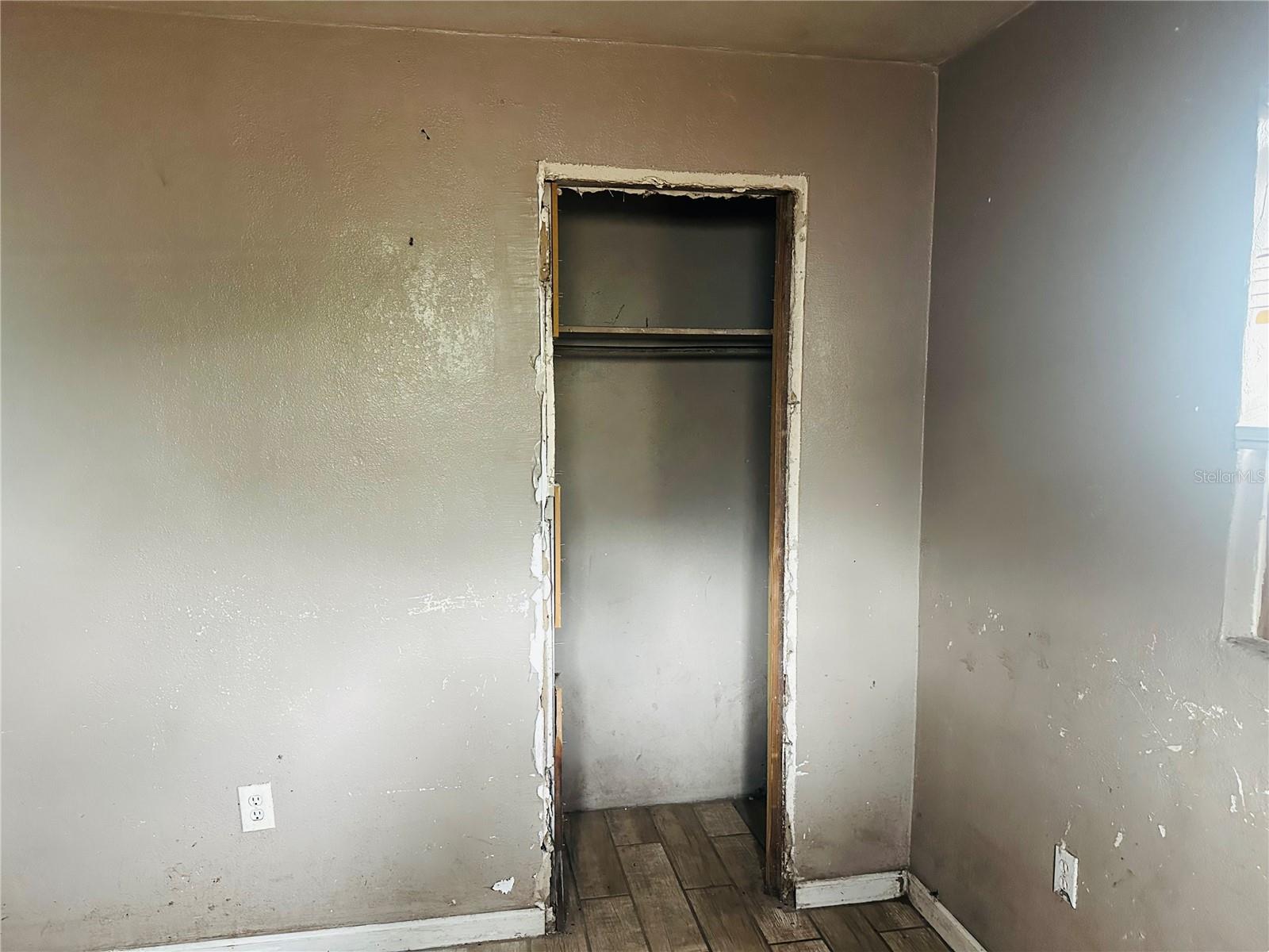 CAMPBELL & HENRY SUB - Residential Income