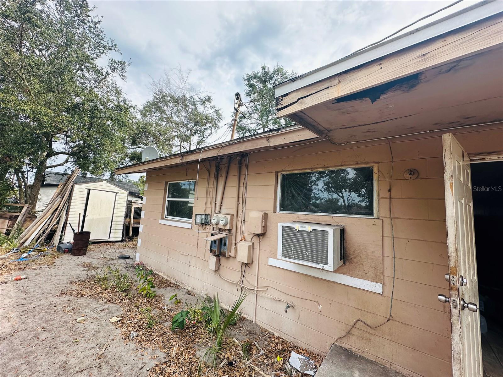 CAMPBELL & HENRY SUB - Residential Income