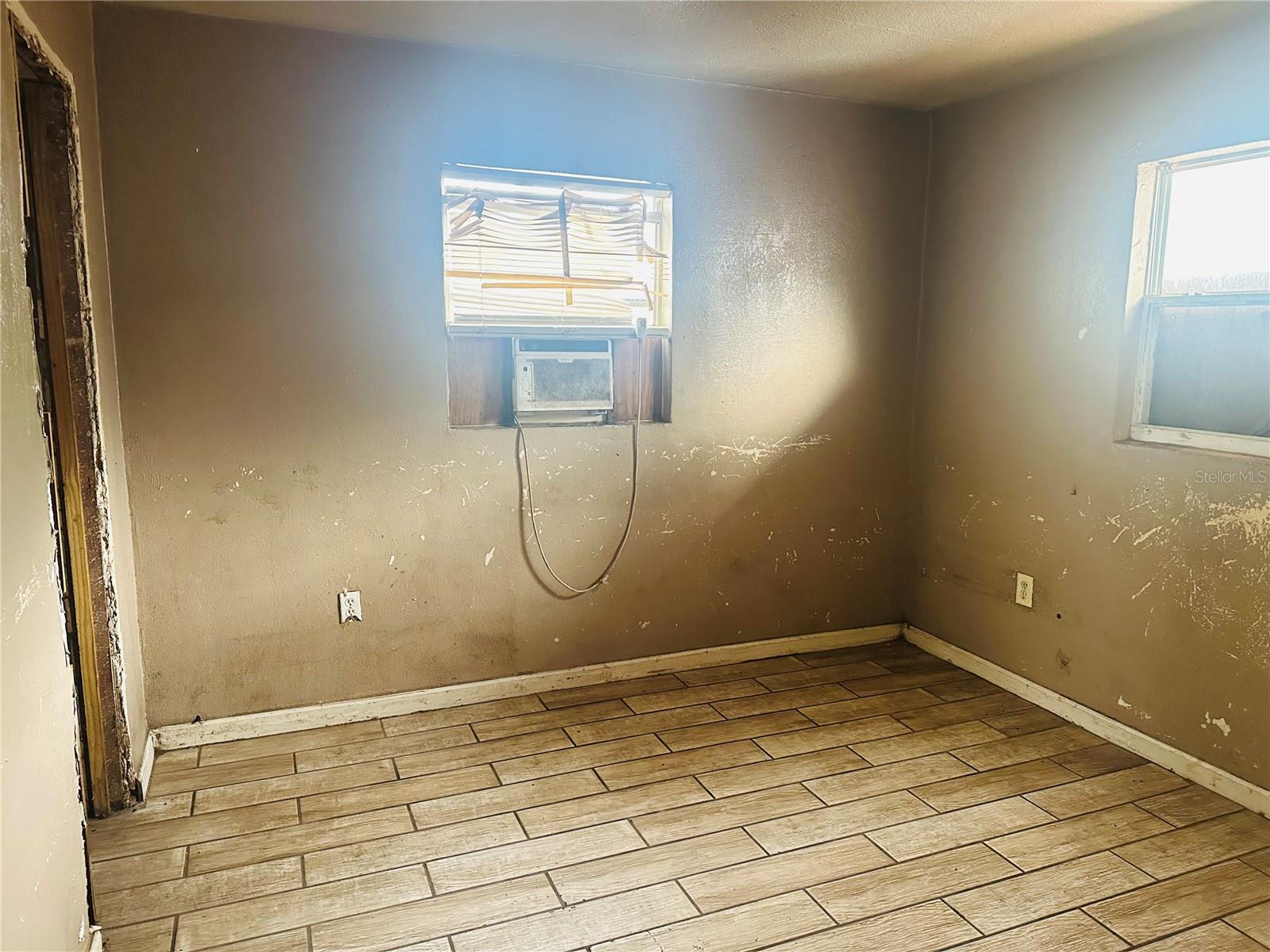 CAMPBELL & HENRY SUB - Residential Income