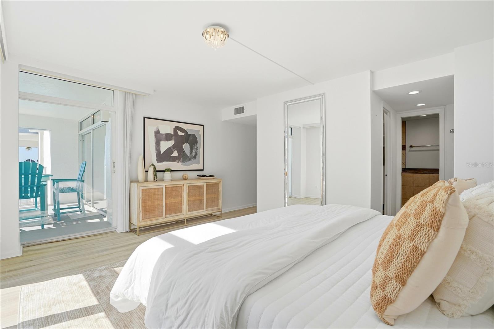 BREAKERS THE CONDO - Residential