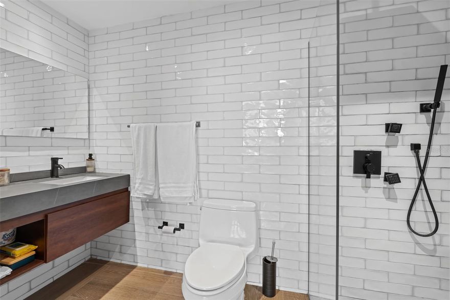 Under contract-accepting backup offers. Exclusive Remodeled Penthouse in San Patricio – Prime Location
Live in style and comfort in this spectacular fully remodeled penthouse, located in the heart of San Patricio, one of the most sought-after areas for its convenience and quality of life.
The property features 2 spacious bedrooms, with the flexibility to easily convert into 3, 2.5 modern bathrooms, and 2 parking spaces with controlled access, providing security and peace of mind.
One of its standout features is the expansive private terrace, partially covered, perfect for entertaining and social gatherings, equipped with a mini bar, ideal for enjoying the weather and views in an exclusive setting.
Its prime location, just steps from San Patricio Plaza, offers immediate access to restaurants, shops, supermarkets, and main roads, combining urban convenience with residential privacy.
Property not subject to appraisal.
A unique opportunity for those seeking exclusivity, prime location, and versatile living spaces in one place.