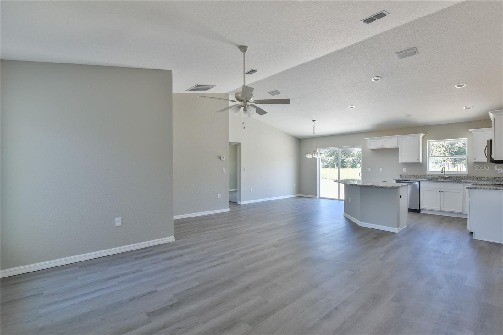 SILVER SPRINGS SHORES - Residential