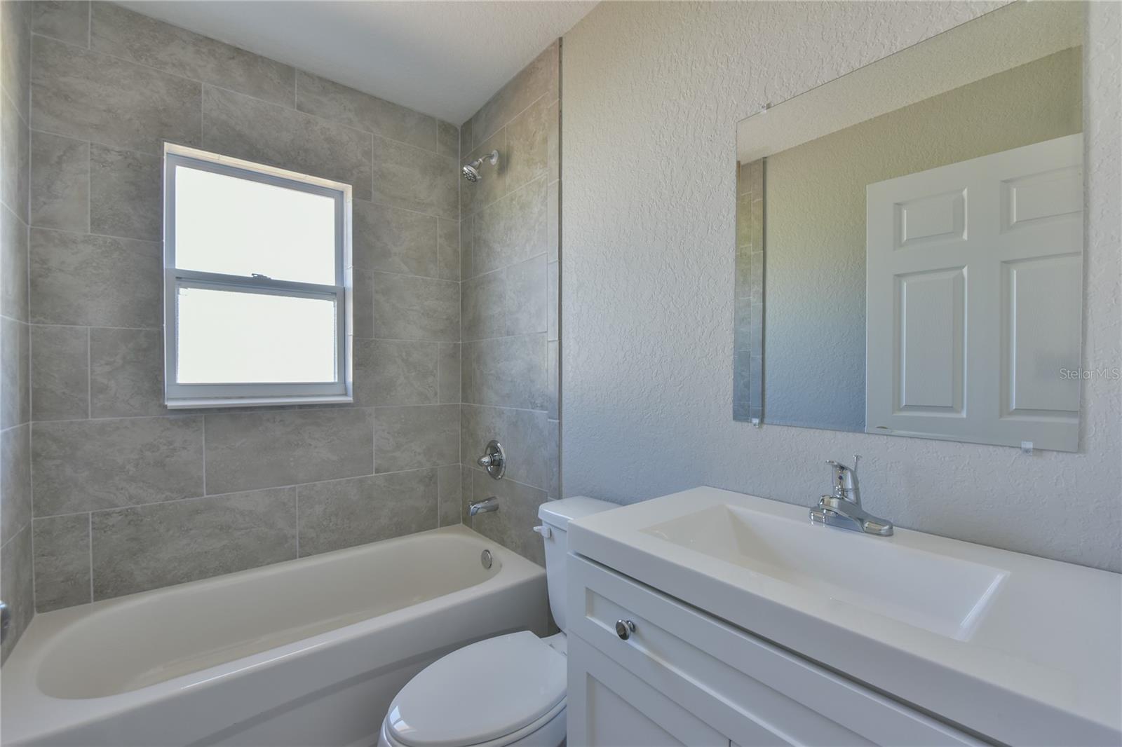 SILVER SPRINGS SHORES - Residential