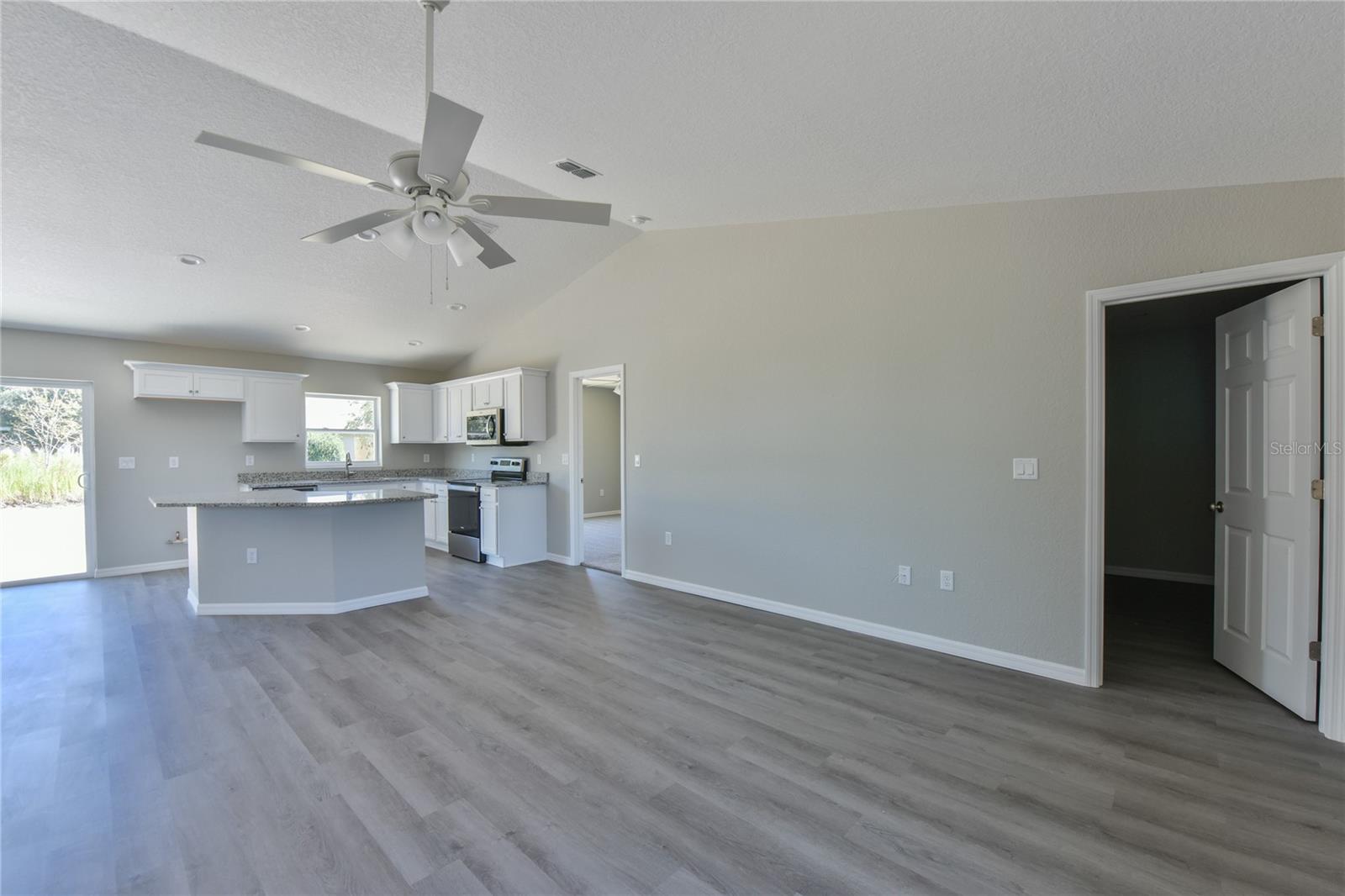 SILVER SPRINGS SHORES - Residential