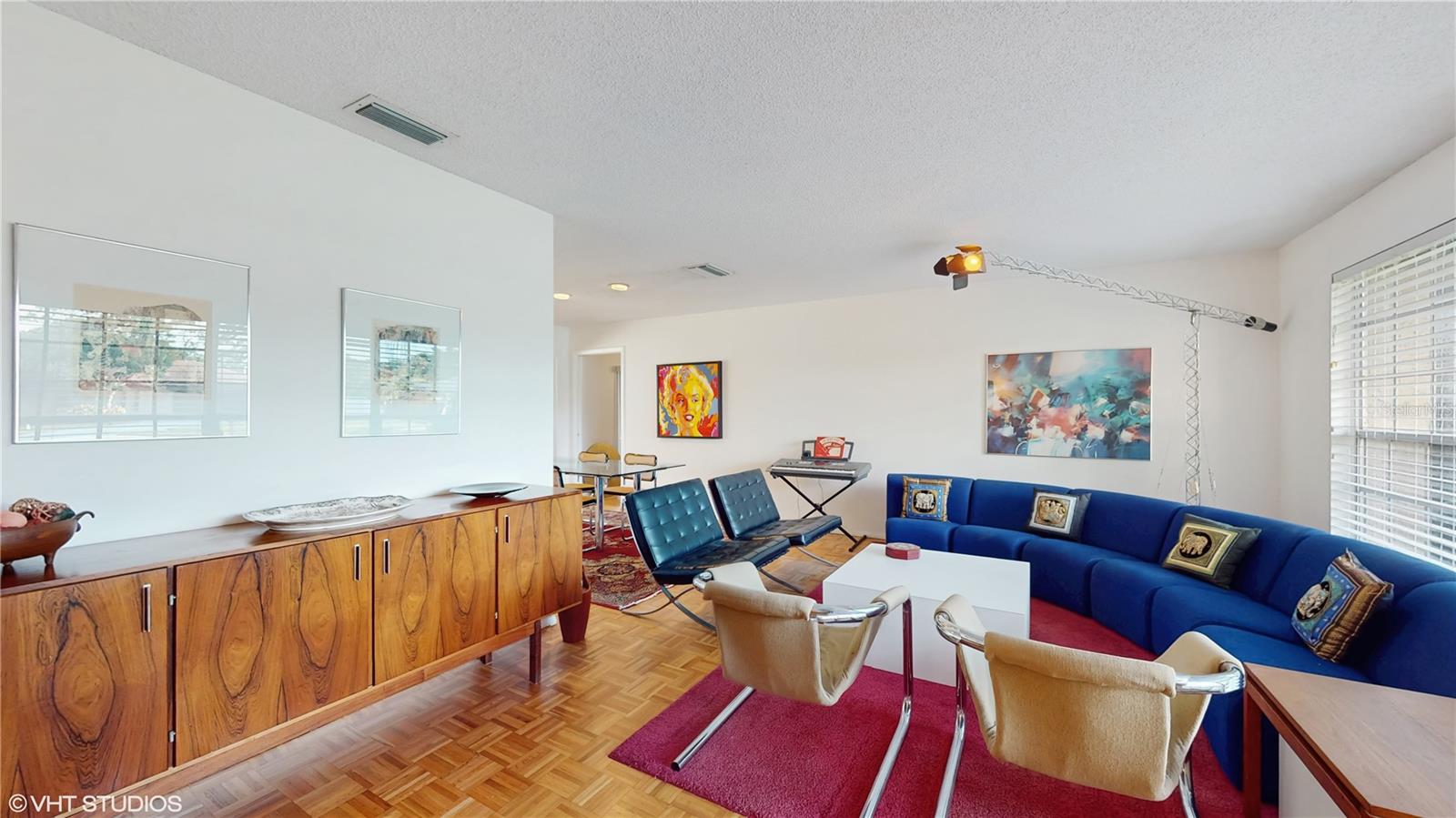 2670 RED OAK COURT