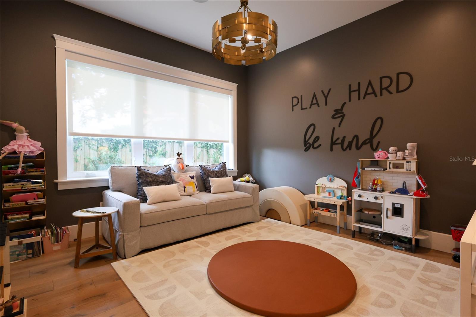 PARKLAND ESTATES REV - Residential Lease