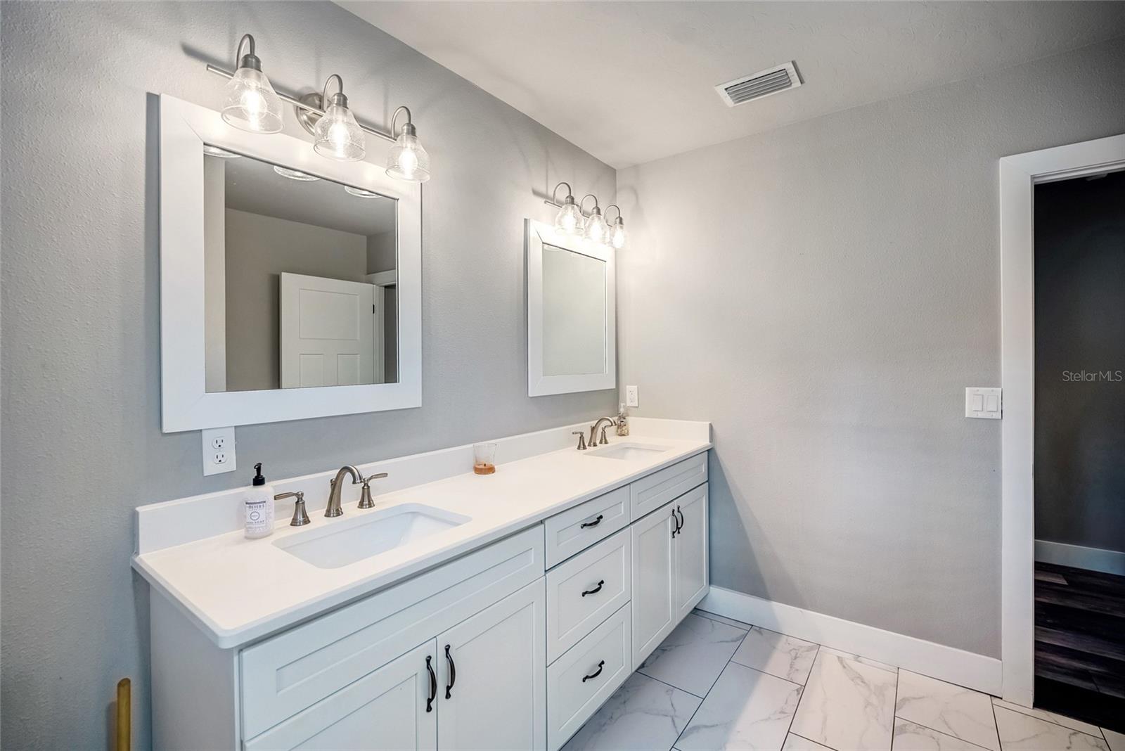 WOODFIELDS - Residential