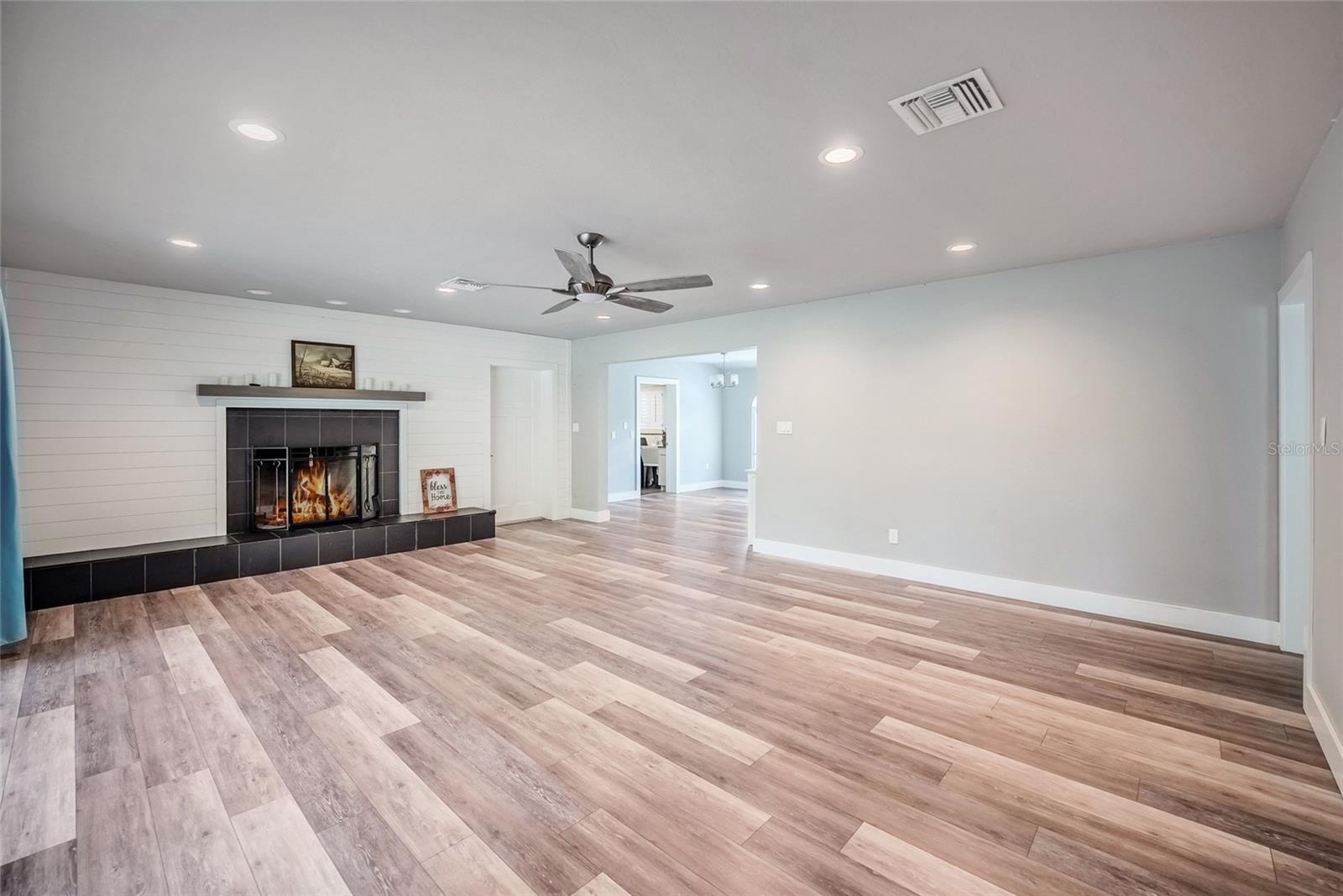 WOODFIELDS - Residential