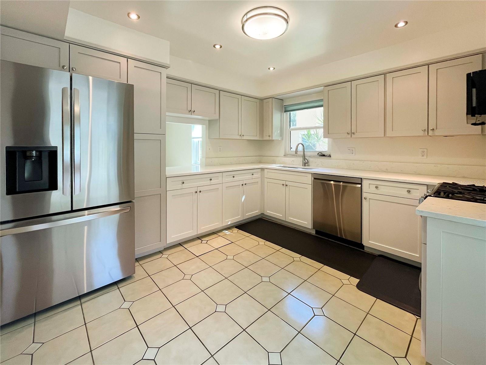 VILLAGE GARDENS - Residential Lease