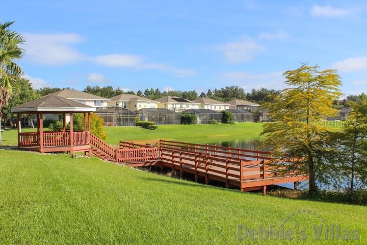 SUNSET LAKES PH 01 - Residential