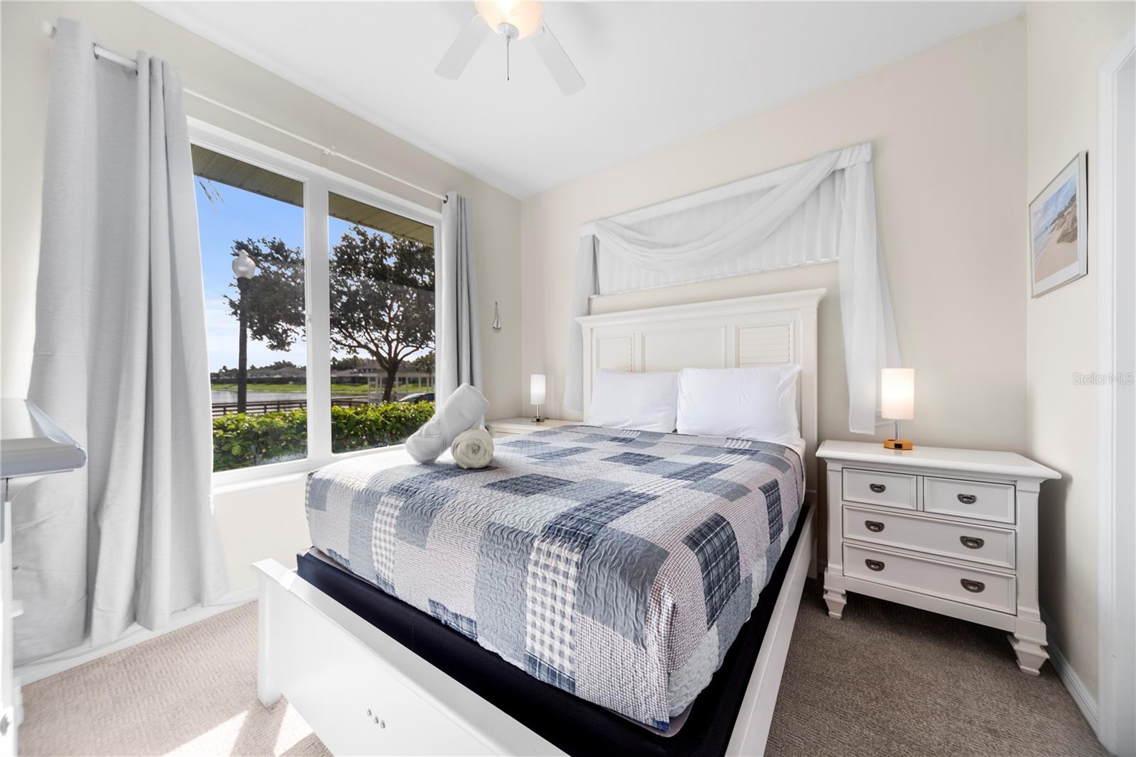 SUNSET LAKES PH 01 - Residential