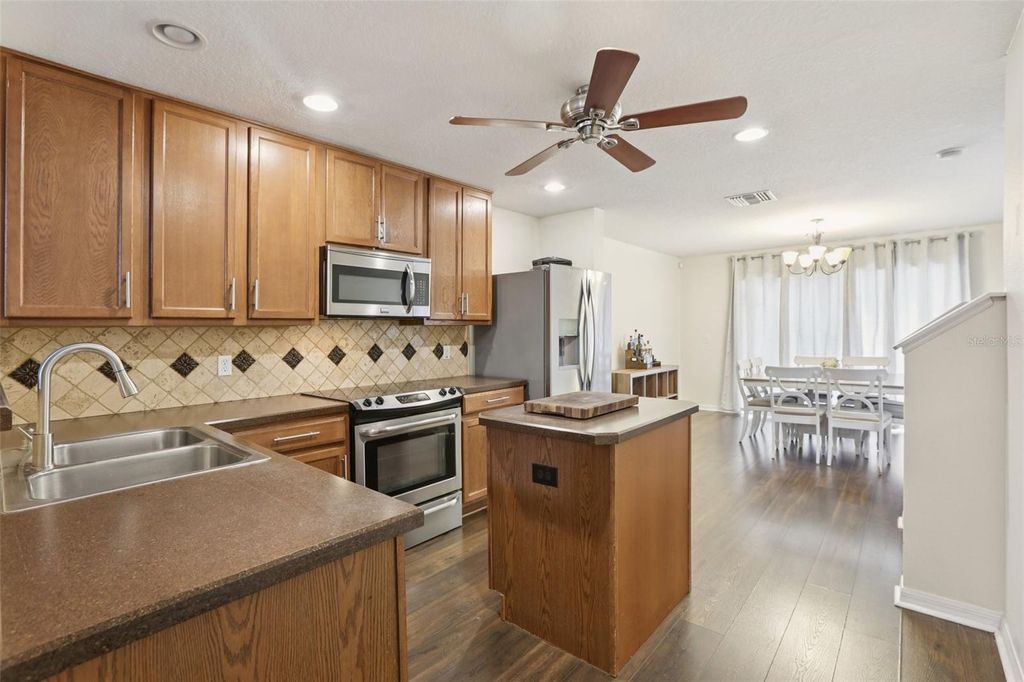 Photo of 6907 Hawthorne Trace Lane, Riverview, FL 33578 (MLS # TB8416044)