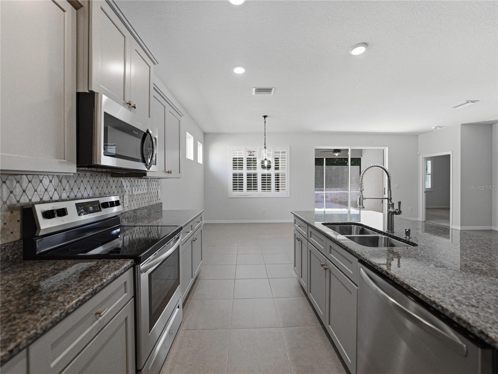 LAKE JOVITA GOLF & COUNTRY CLU - Residential