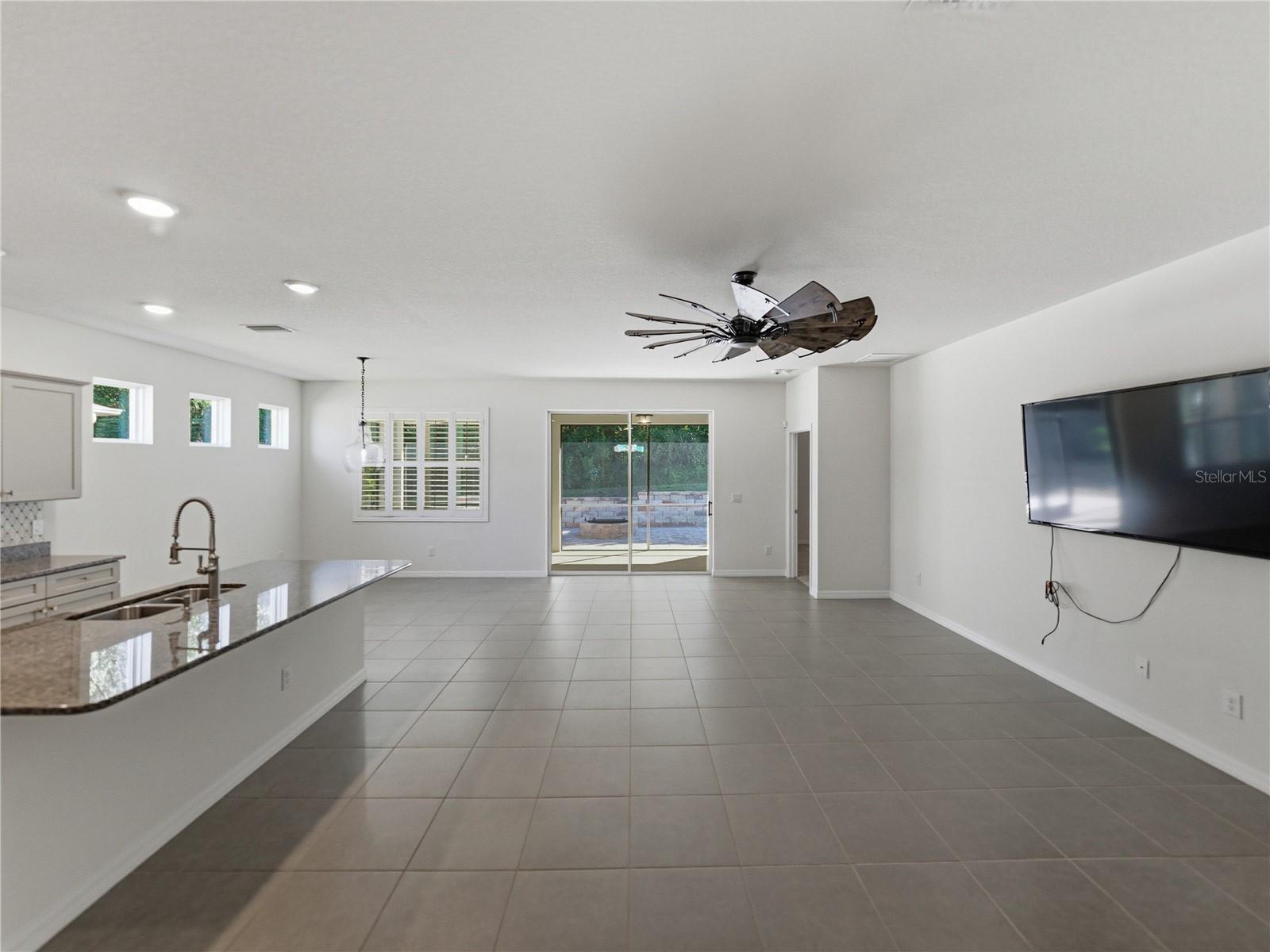 LAKE JOVITA GOLF & COUNTRY CLU - Residential