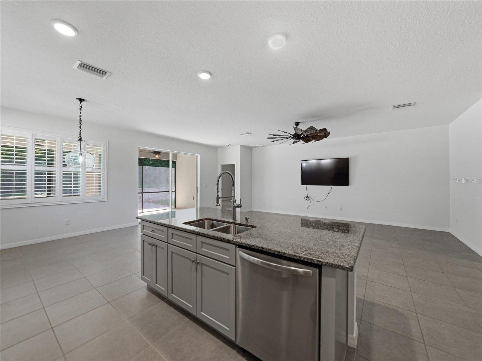 LAKE JOVITA GOLF & COUNTRY CLU - Residential