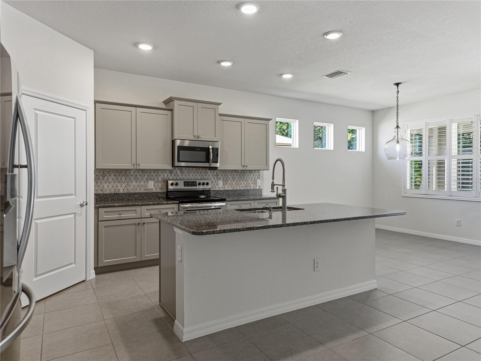 LAKE JOVITA GOLF & COUNTRY CLU - Residential