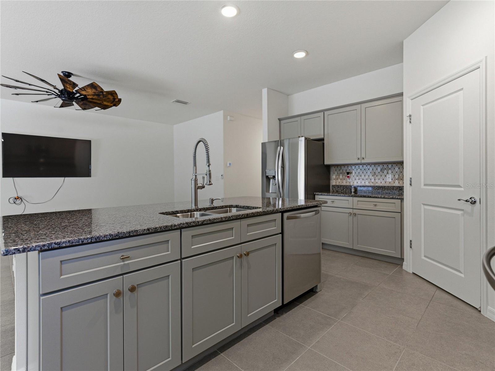 LAKE JOVITA GOLF & COUNTRY CLU - Residential