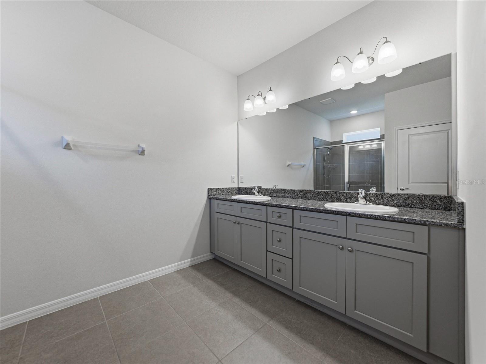 LAKE JOVITA GOLF & COUNTRY CLU - Residential