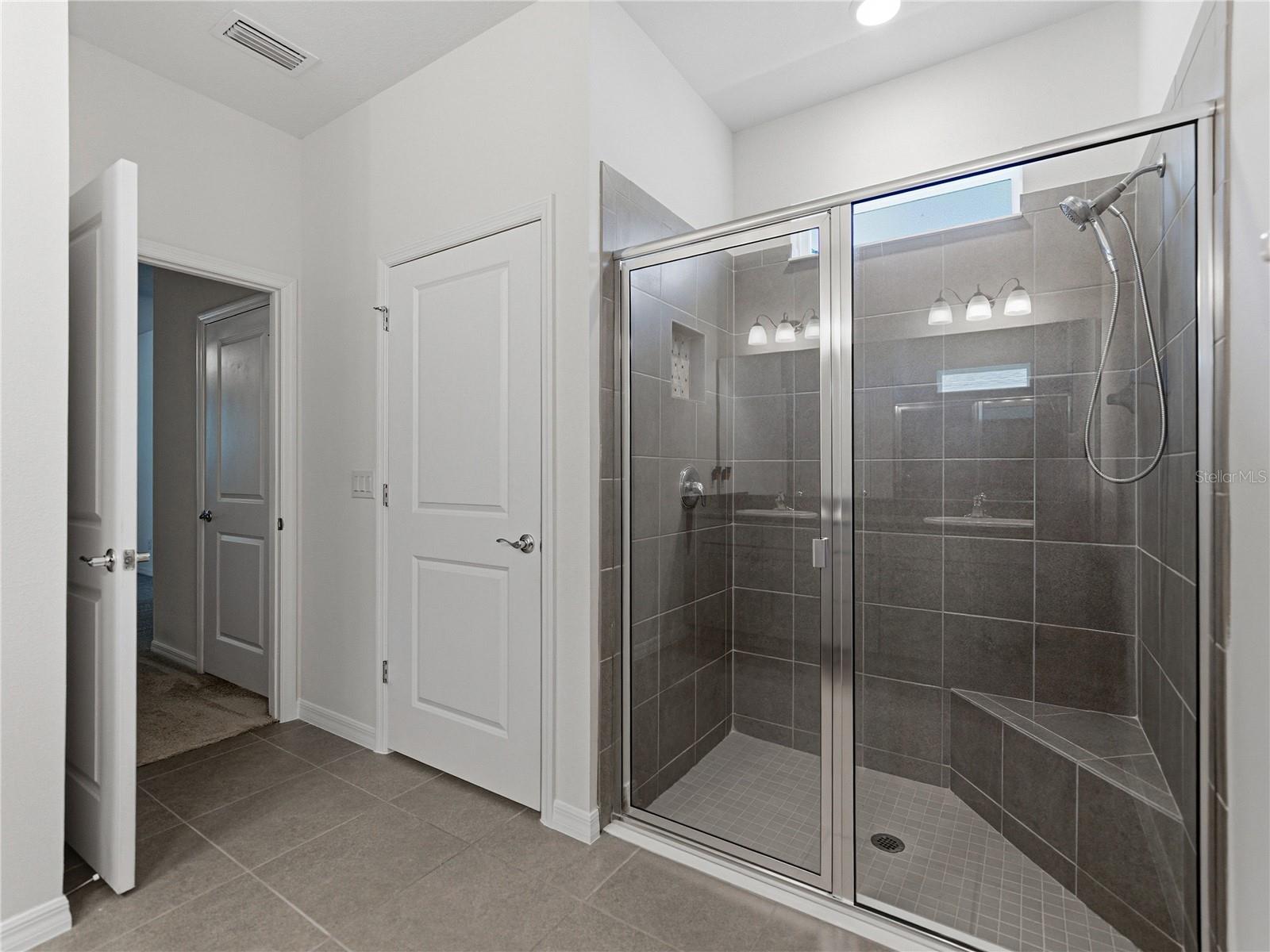 LAKE JOVITA GOLF & COUNTRY CLU - Residential