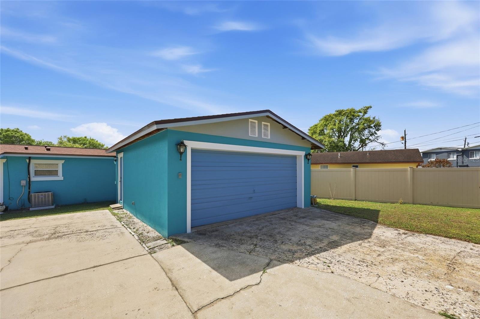 SKY LAKE OAK RIDGE SEC - Residential