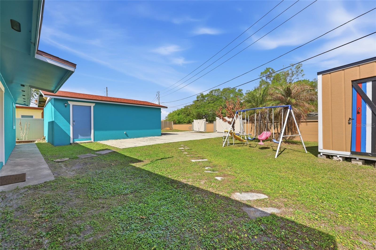 SKY LAKE OAK RIDGE SEC - Residential