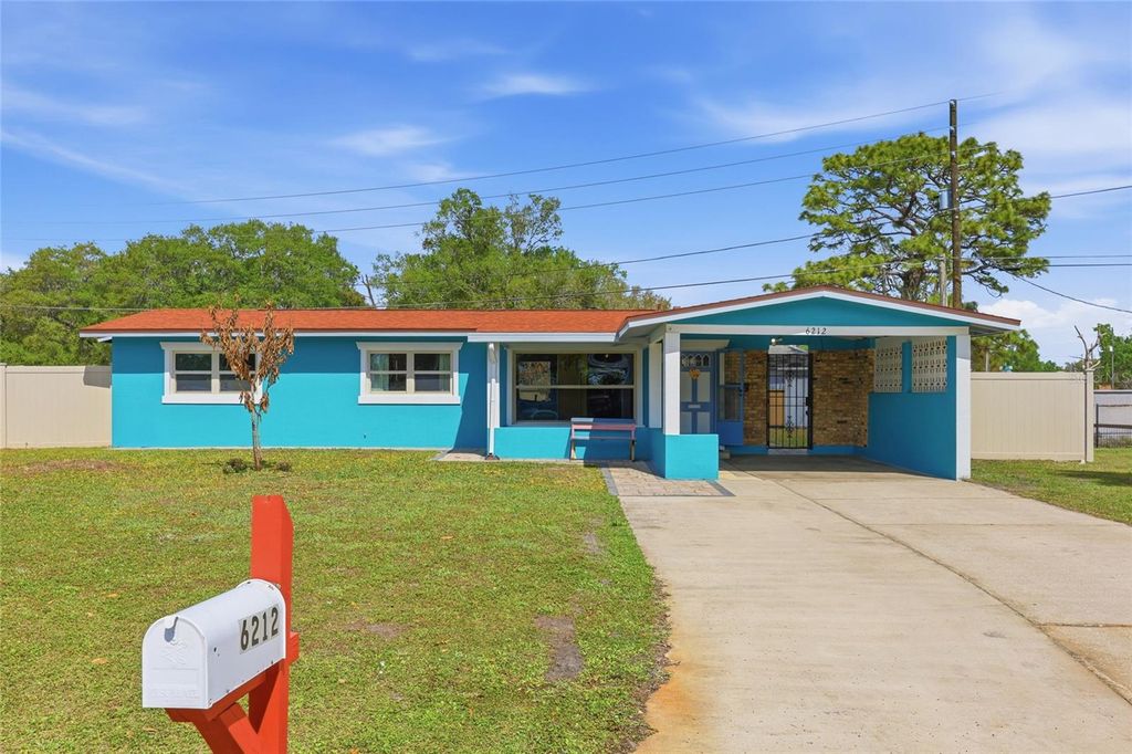 Photo of 6212 Willow Oak Lane, Orlando, FL 32809 (MLS # O6391205)