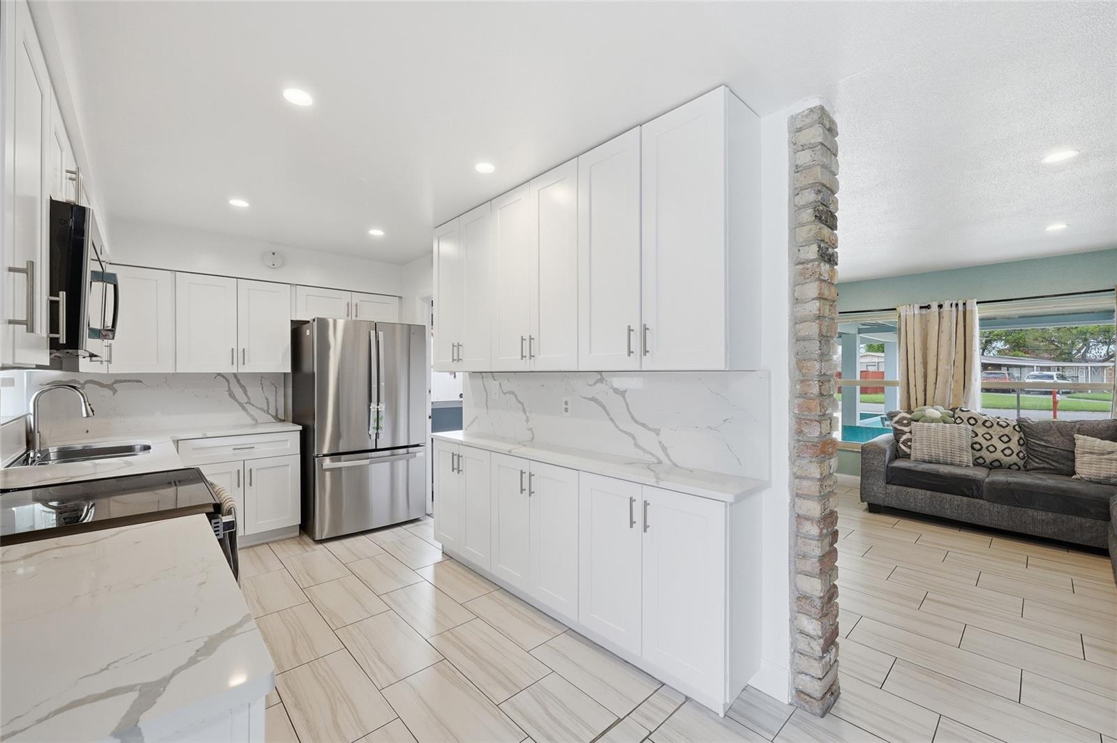 SKY LAKE OAK RIDGE SEC - Residential