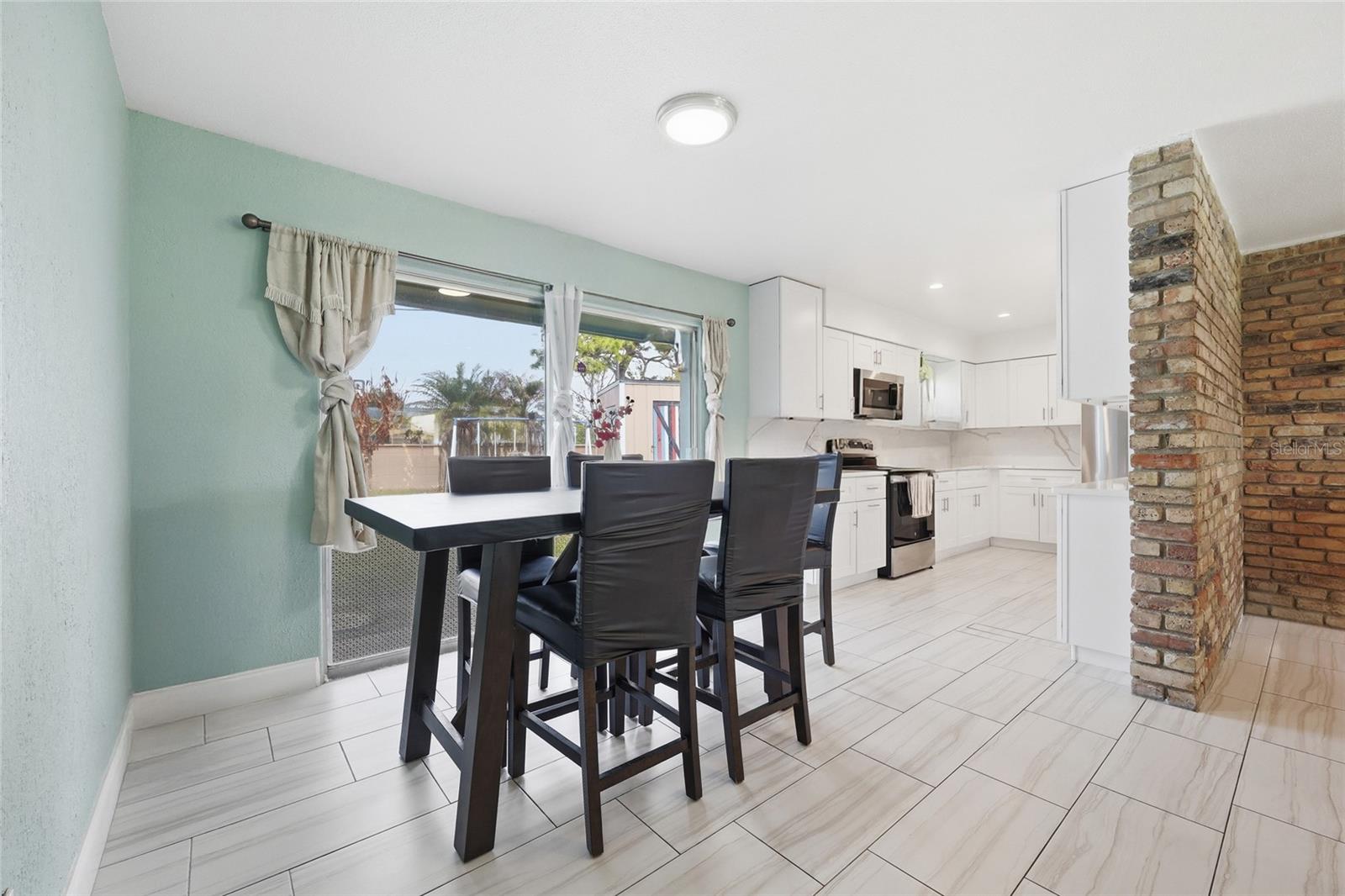 SKY LAKE OAK RIDGE SEC - Residential