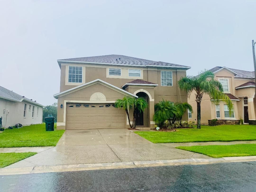 Beautiful 4 Bedroom, 2.5 Bathroom North Lakeland home behind Lakeland Square Mall. Close to movie theater and restaurants. Easy access to I-4 Tampa or Orlando
