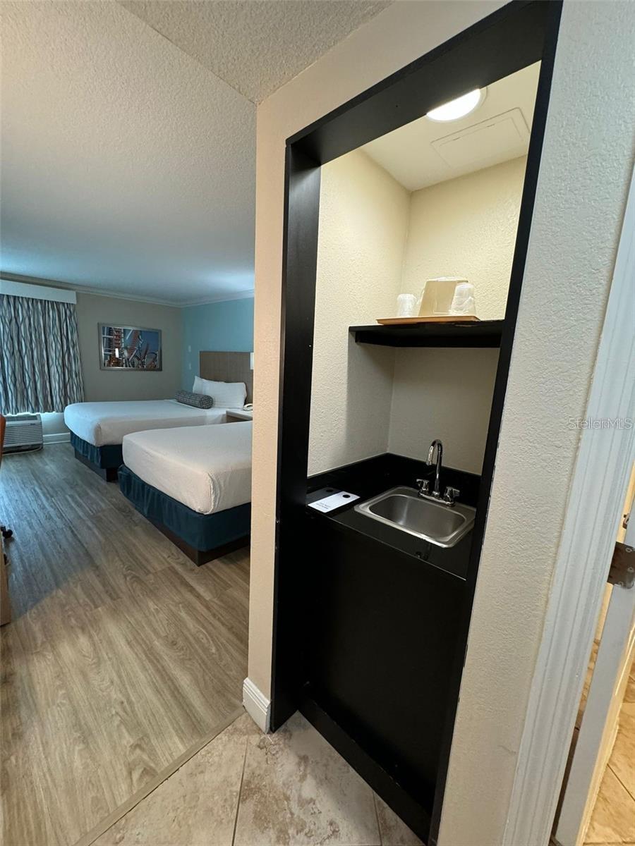 MERIDIAN PALMS COMM CONDO - Residential