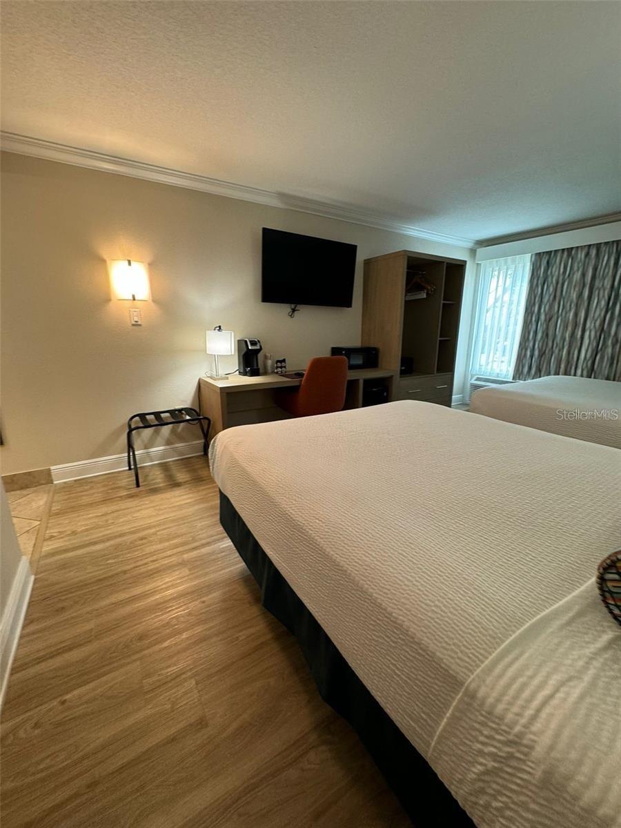 MERIDIAN PALMS COMM CONDO - Residential