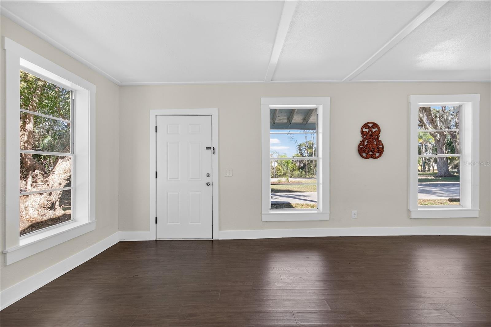 922 WASHINGTON AVENUE