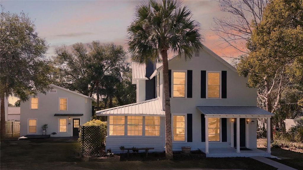 Photo of 922 Washington Avenue, Eustis, FL 32726 (MLS # O6377711)