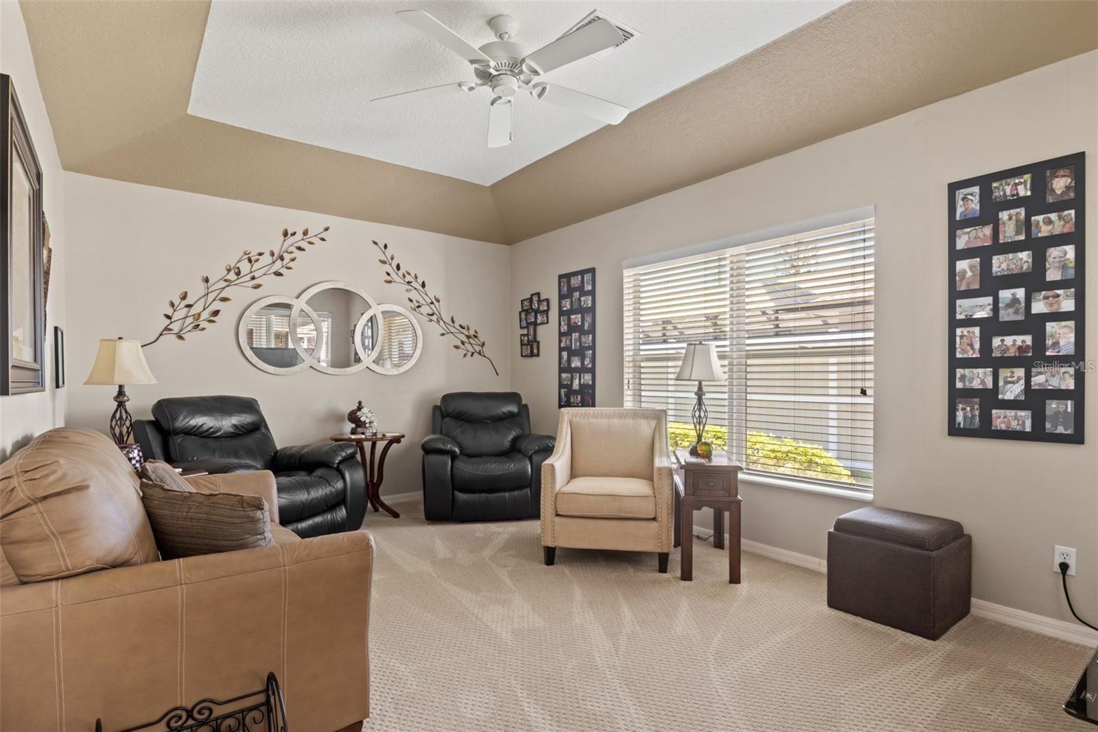 SOUTH VENICE - Residential Lease