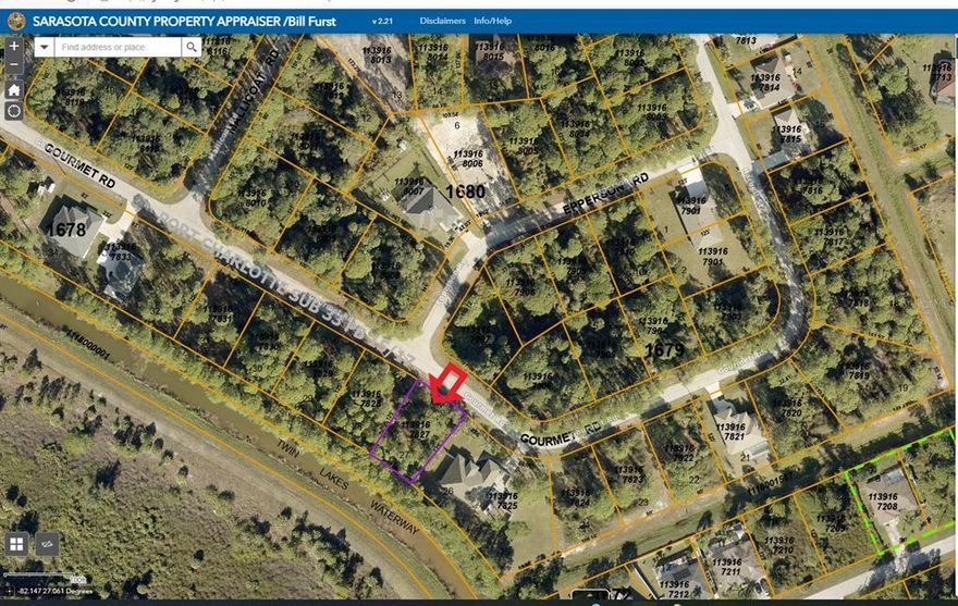 Wonderful lot in Prime location!   Conveniently located freshwater canal waterfront building lot in the growing City of North Port. Only five minutes to Murdock Circle and all of it's shops and restaurants including Walmart, Publix, Home Depot, Lowes and the regional Mall.