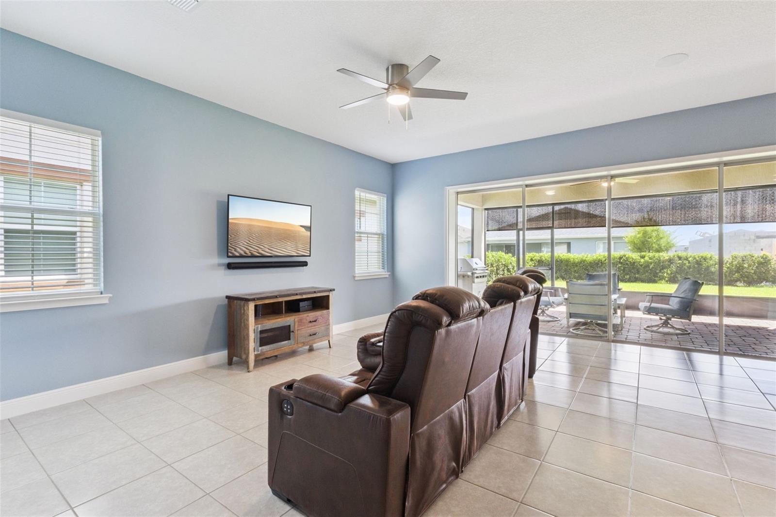 5087 TWIN LAKES BOULEVARD