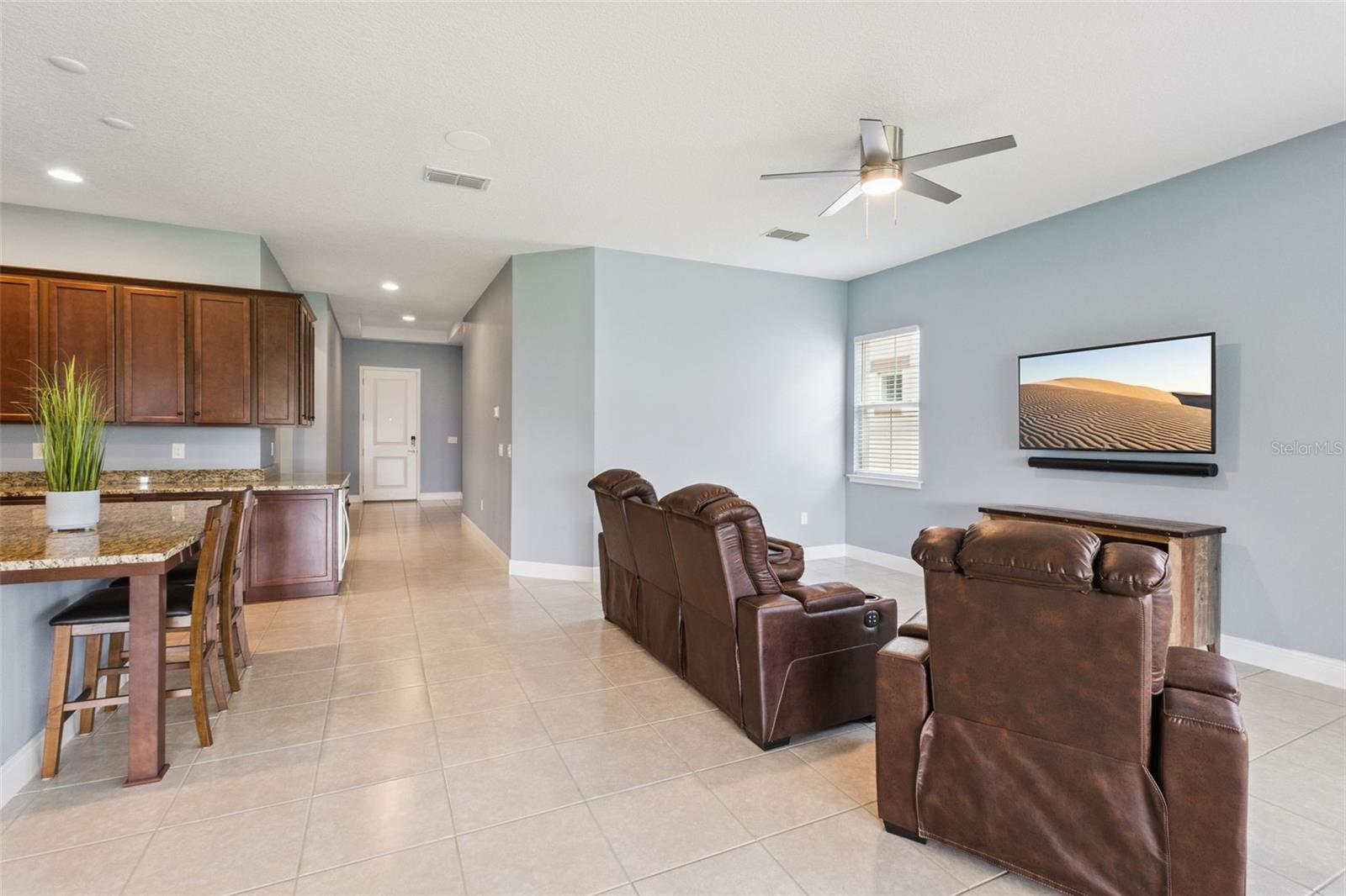 5087 TWIN LAKES BOULEVARD