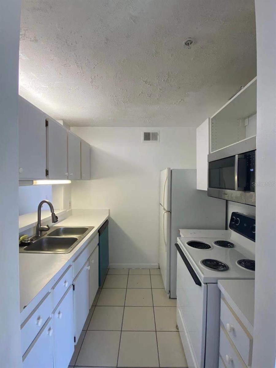 3921 SW 34TH STREET 208