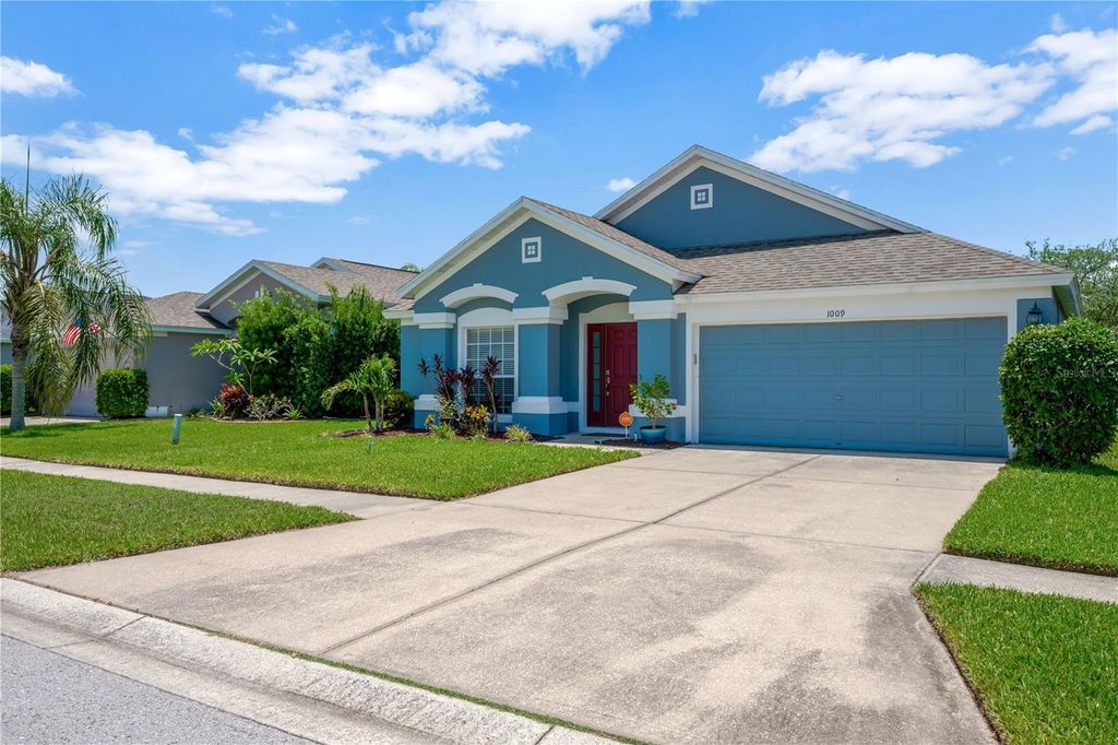 Photo of 1009 Summer Breeze Drive, Brandon, FL 33511 (MLS # W7875657)
