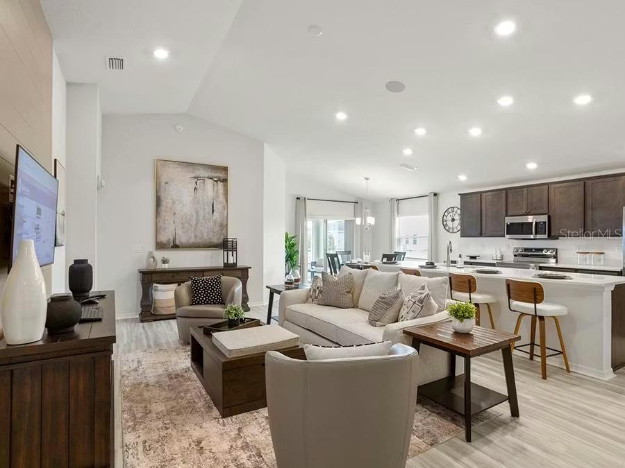 MARION OAKS - Residential