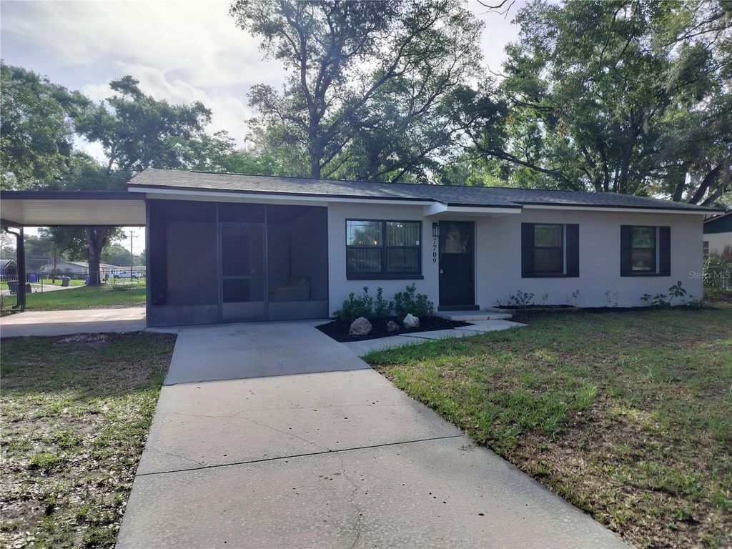 Photo of 7709 Downing Circle, Tampa, FL 33610 (MLS # TB8513064)
