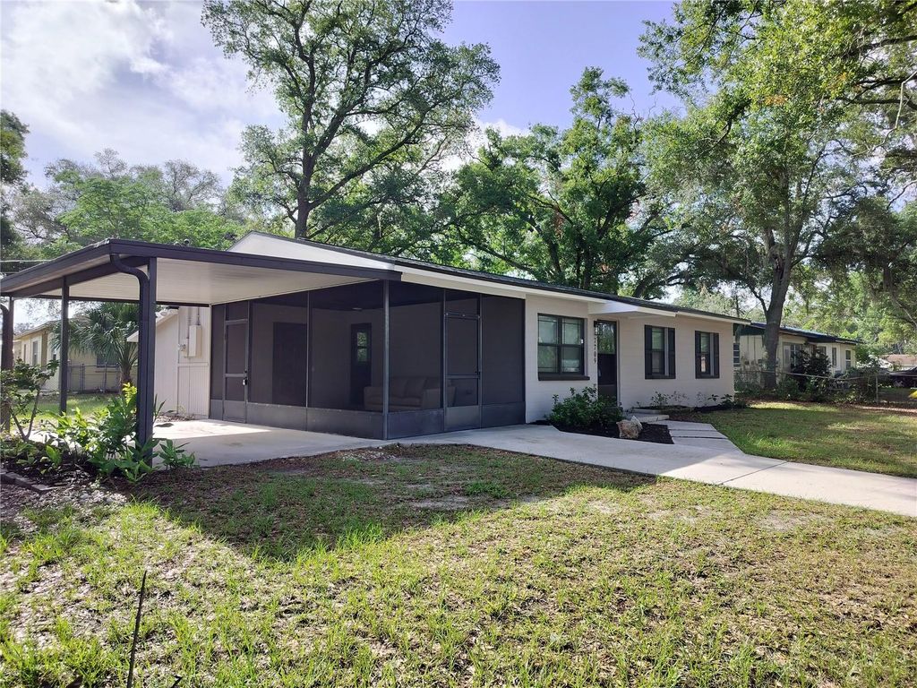 Photo of 7709 Downing Circle, Tampa, FL 33610 (MLS # TB8513064)