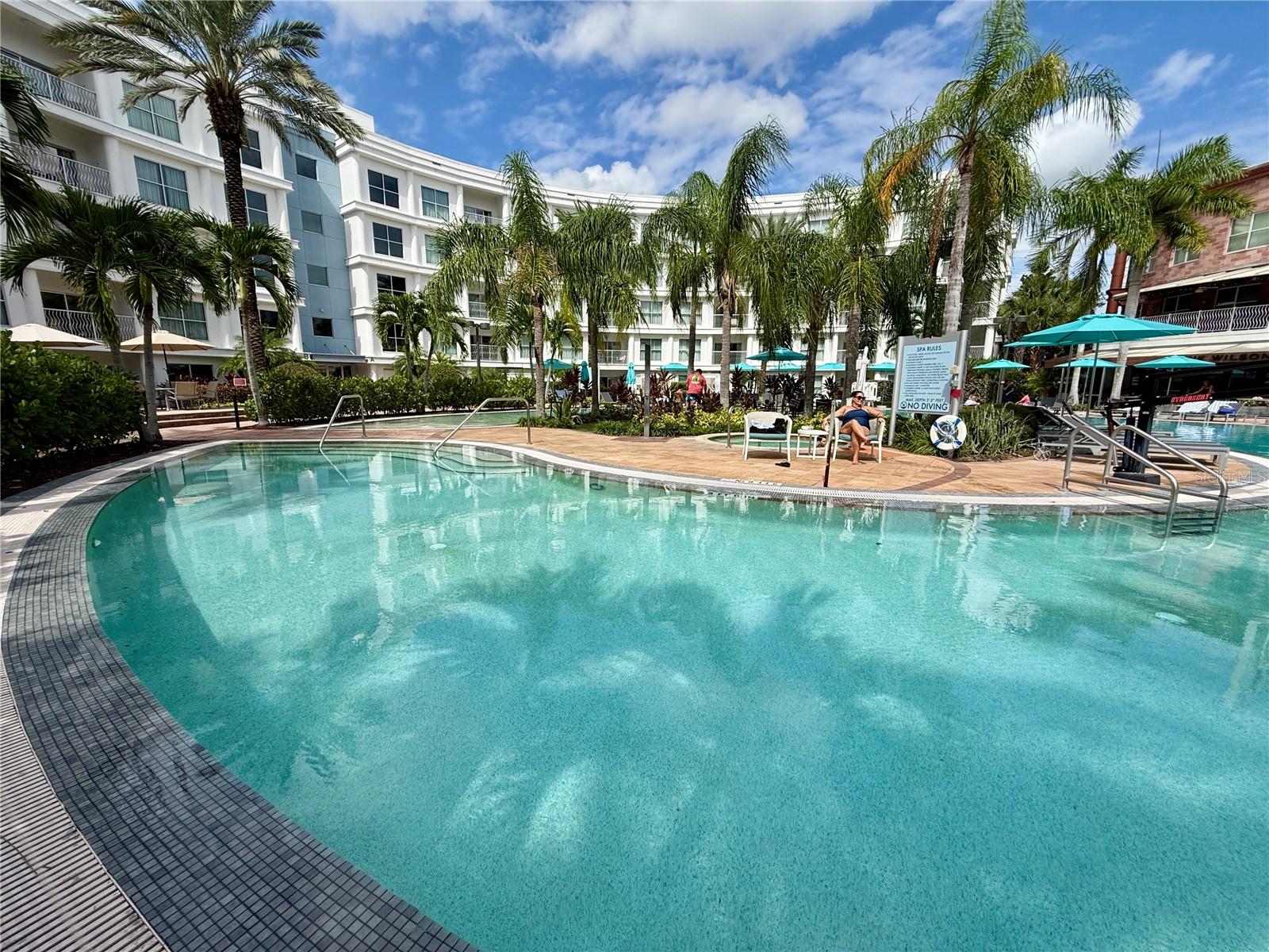 MONA LISA CELEB - Residential