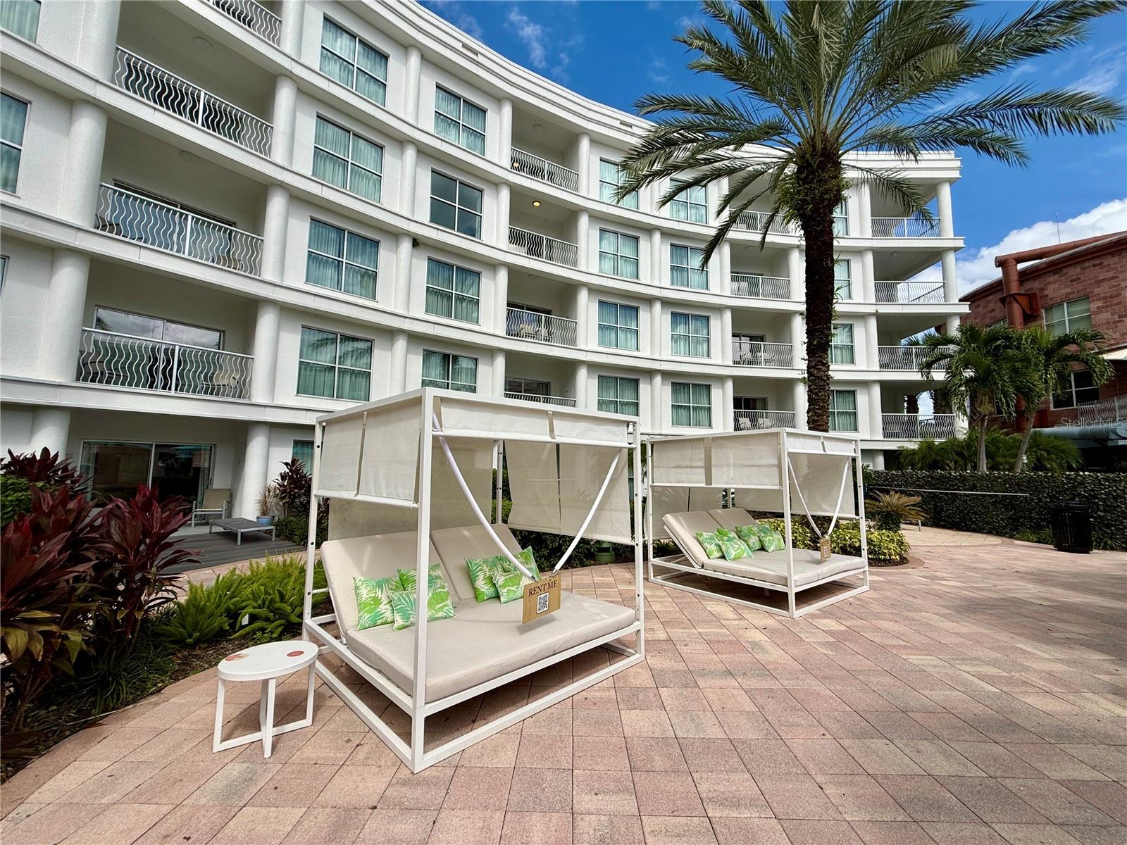 MONA LISA CELEB - Residential