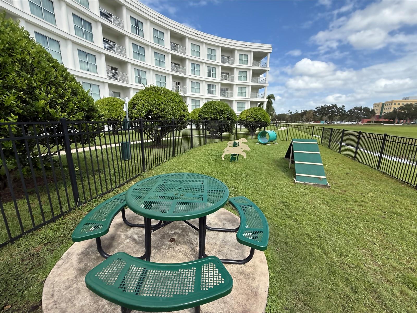 MONA LISA CELEB - Residential