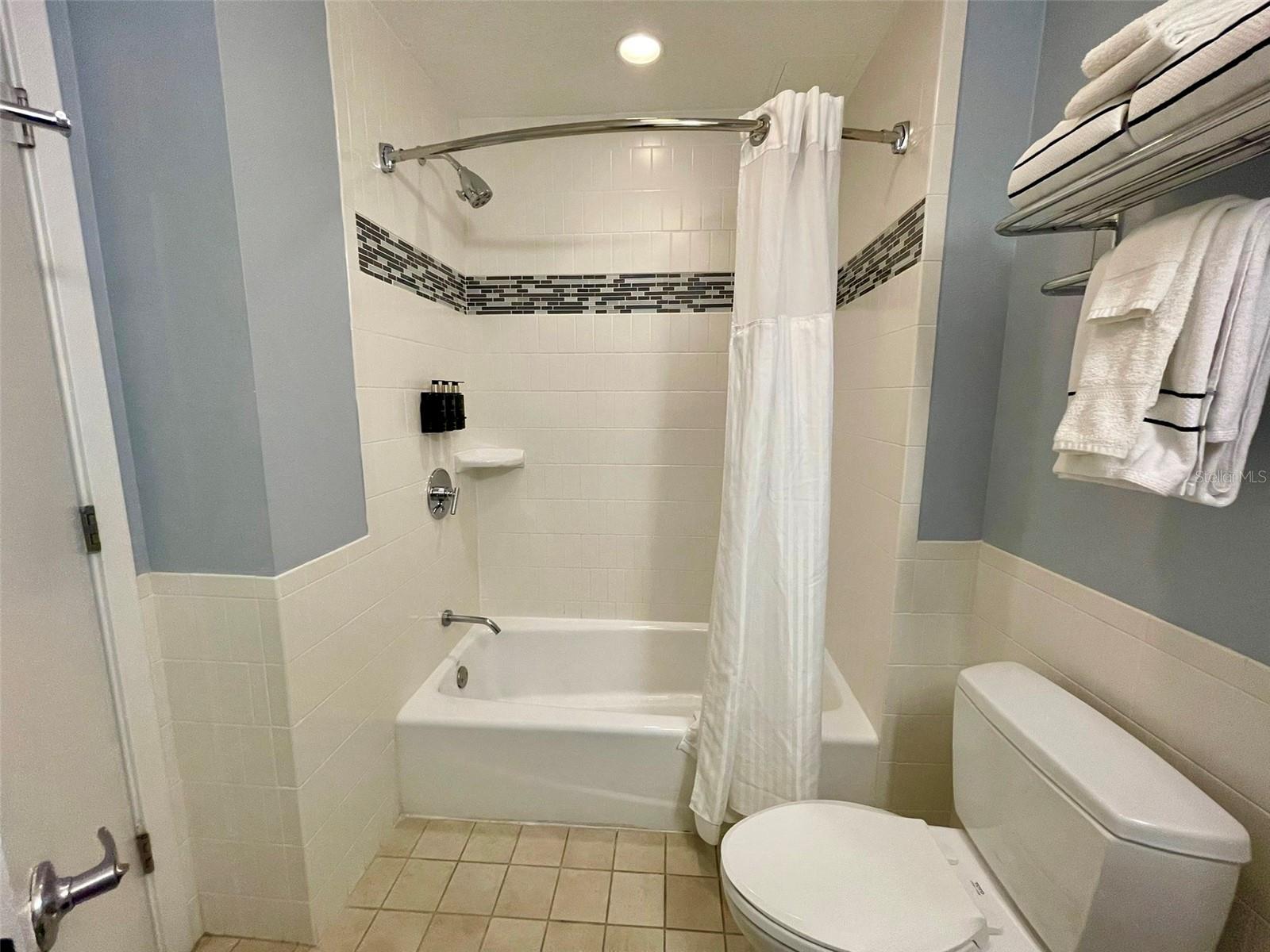 MONA LISA CELEB - Residential
