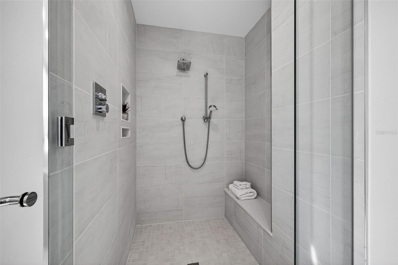 SALTAIRE CONDO - Residential