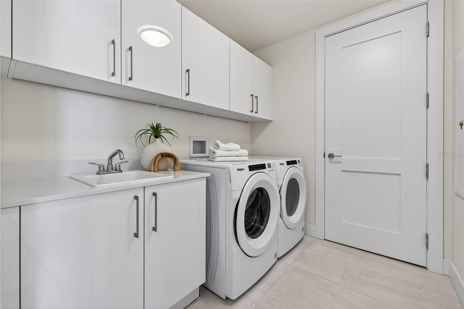 SALTAIRE CONDO - Residential