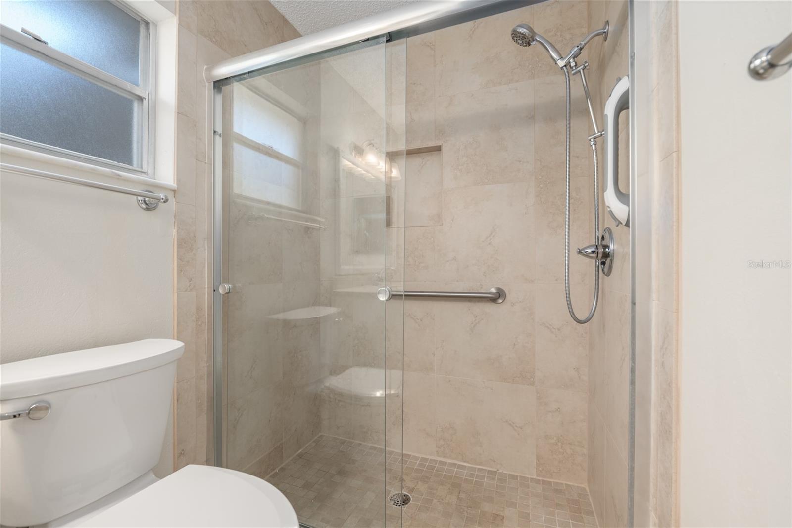 ON TOP OF THE WORLD - Residential