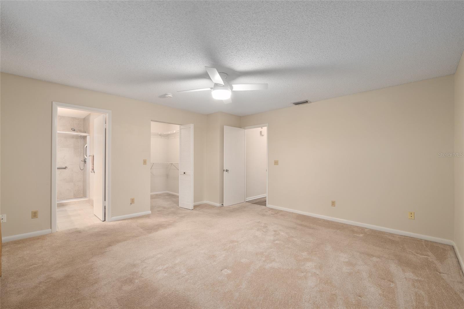 ON TOP OF THE WORLD - Residential